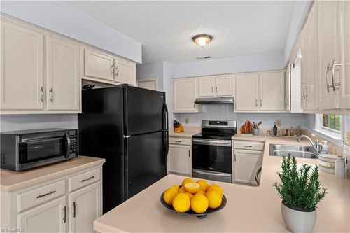 224 Winfield Dr, King, NC, 27021-9444 | Card Image