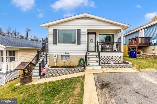 816 E E St, BRUNSWICK, MD, 21716-1718 | Card Image