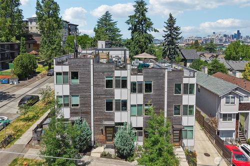 2852 Sw Nevada St, Seattle, WA, 98126-2538 | Card Image