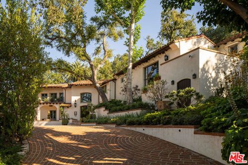 17610 Hidden Oaks Rd, Encino, CA, 91316-3864 | Card Image