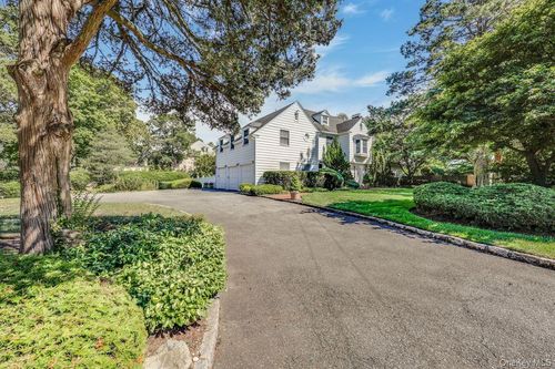 252 Cedar Ave, Hewlett, NY, 11557-2522 | Card Image