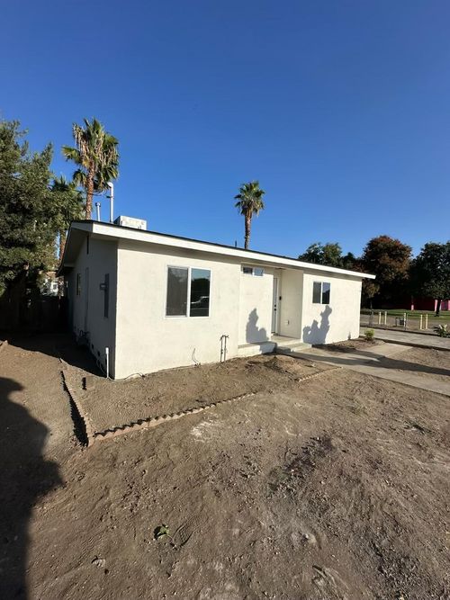 16 S Plano St, Porterville, CA, 93257-4936 | Card Image