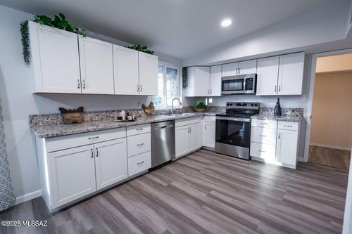 7122 E Eastland Street, Tucson, AZ, 85710 | Card Image