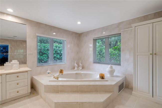 7020 Almansa St, House other with 4 bedrooms, 5 bathrooms and null parking in Coral Gables FL | Image 13