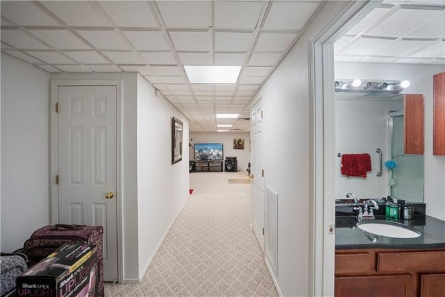 1702 Cedar Ridge Rd, House other with 4 bedrooms, 4 bathrooms and null parking in Parsons KS | Image 64