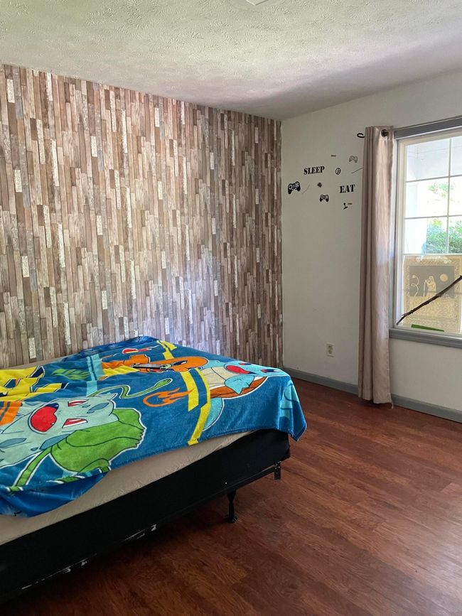 main floor bedroom | Image 16