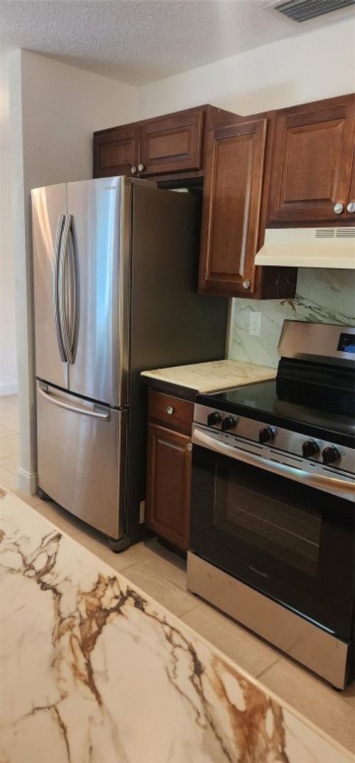 2829 Nw 9th Pl, Fort Lauderdale, FL, 33311-6672 | Card Image