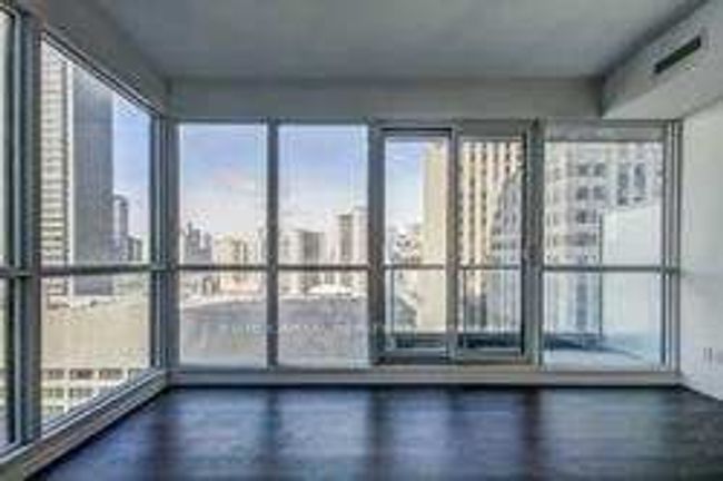 2315 - 70 Temperance St, Condo with 2 bedrooms, 2 bathrooms and 1 parking in Toronto ON | Image 6