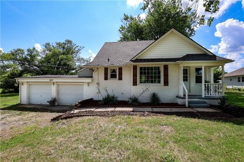 6610 Nw Waukomis Dr, Kansas City, MO, 64151-2006 | Card Image