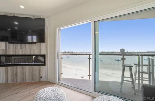 2-2820 Bayside Walk, San Diego, CA, 92109-8200 | Card Image