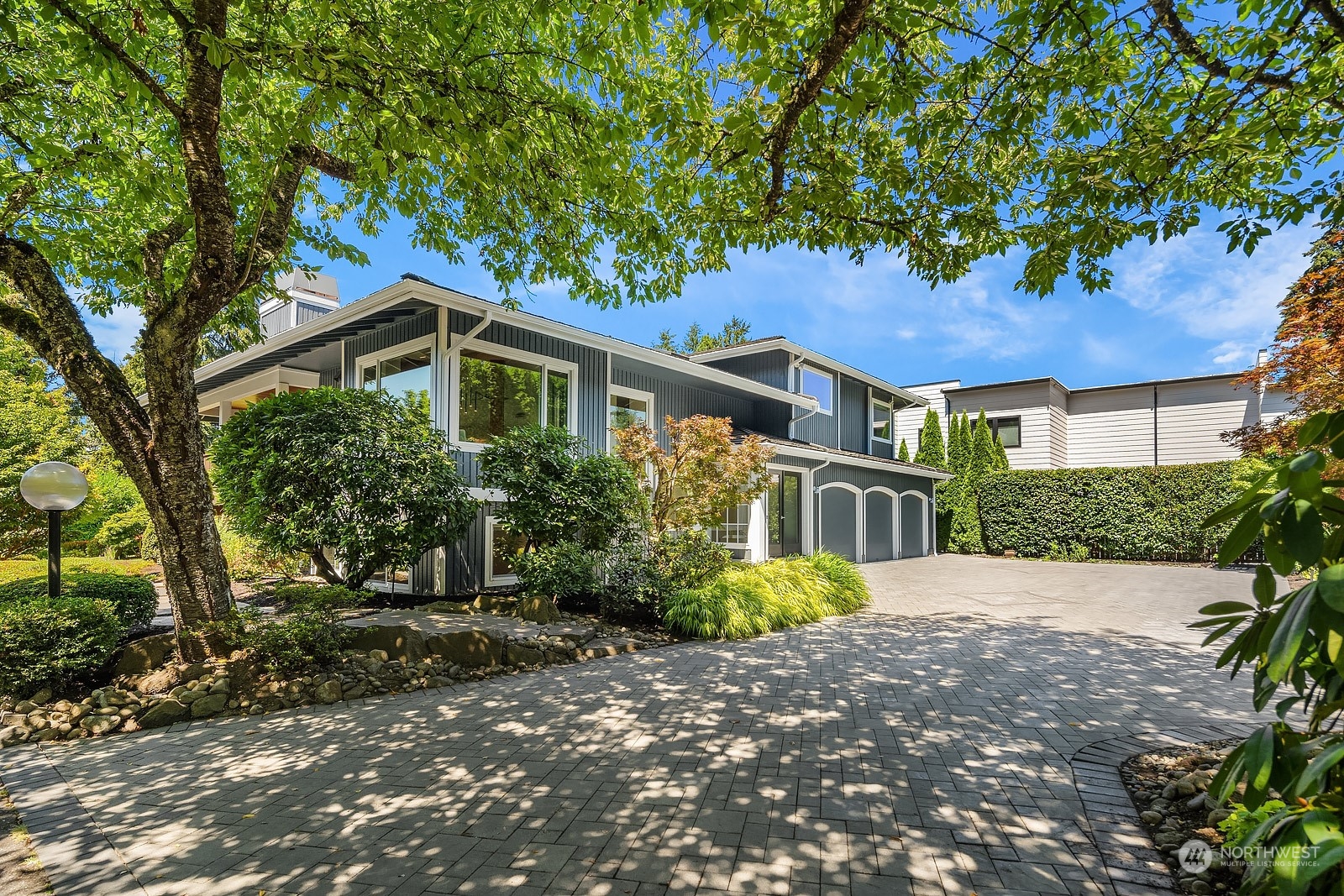 112th Ave, Kirkland, WA 98033