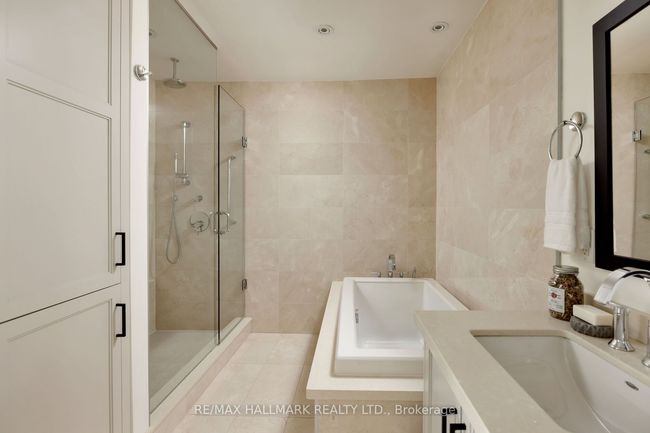 401 - 1 Rainsford Rd, Condo with 3 bedrooms, 3 bathrooms and 2 parking in Toronto ON | Image 20