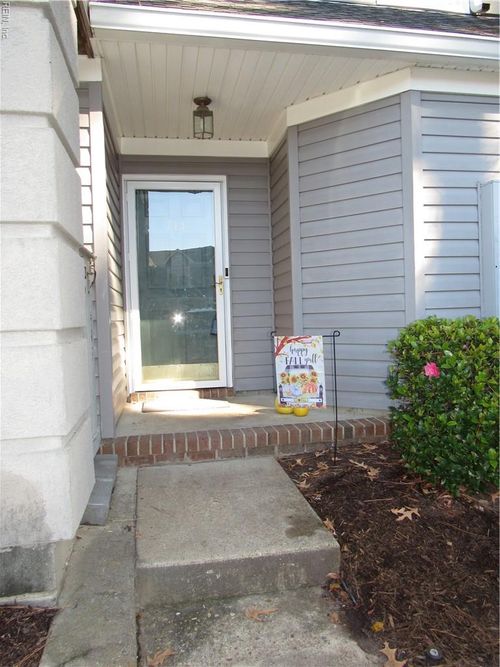 713 Rue Marseille, Chesapeake, VA, 23320-6673 | Card Image