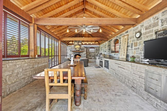 Outdoor Kitchen and Living Space | Image 28