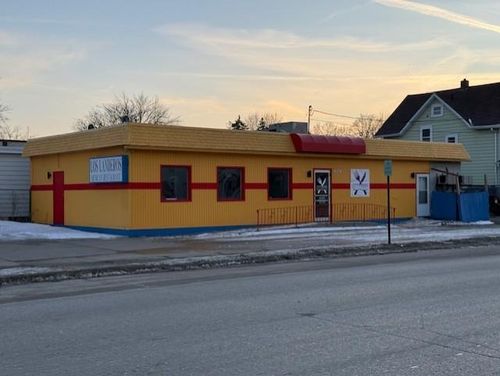 501 W Oakland Ave, Austin, MN, 55912-2315 | Card Image