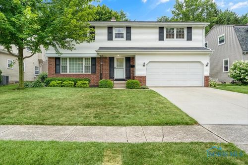 2748 Tarrytowne Dr, Toledo, OH, 43613-1007 | Card Image
