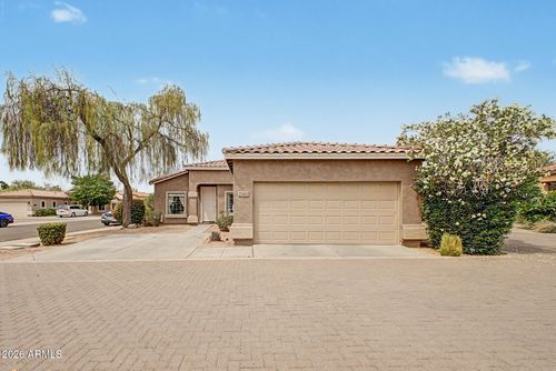 2562 E Riviera Dr, Chandler, AZ, 85249-4809 | Card Image