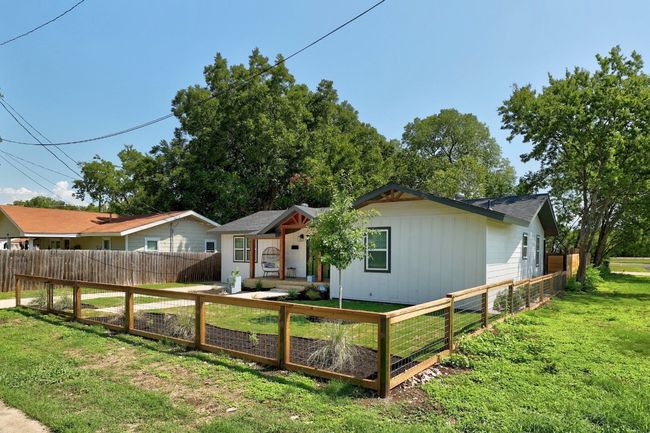 407 Pine St, House other with 3 bedrooms, 2 bathrooms and 2 parking in Georgetown TX | Image 10