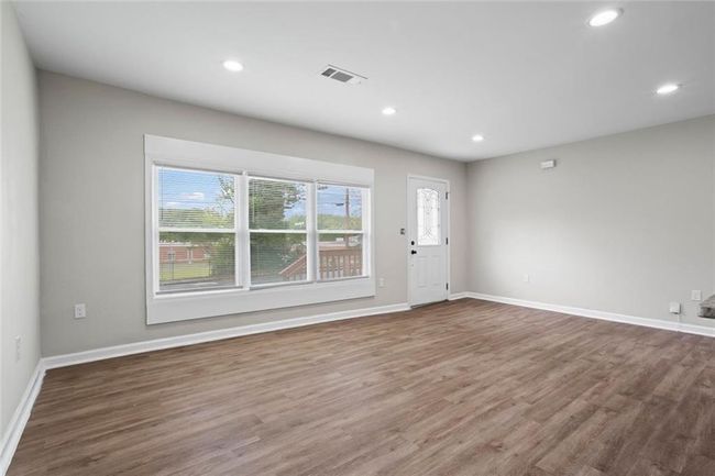 2478 Graywall St, House other with 4 bedrooms, 2 bathrooms and 4 parking in East Point GA | Image 7