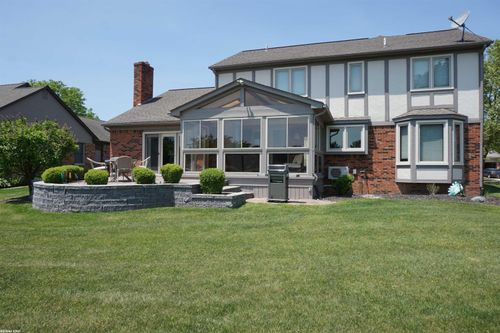 5150 Crowfoot Dr, Troy, MI, 48085-4033 | Card Image