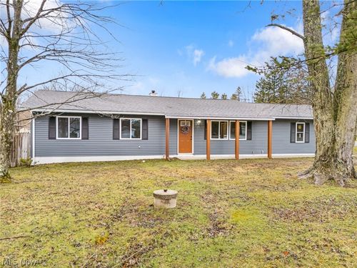 8304 Cedar Rd, Chesterland, OH, 44026-3552 | Card Image