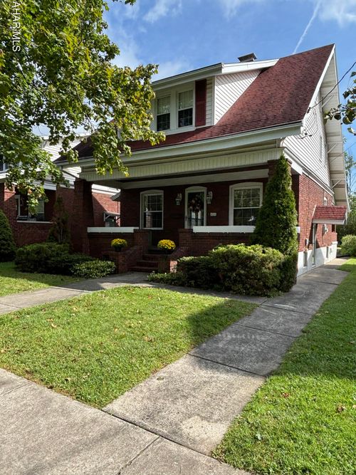 301 1/2 Coleridge Ave, Altoona, PA, 16602-3111 | Card Image