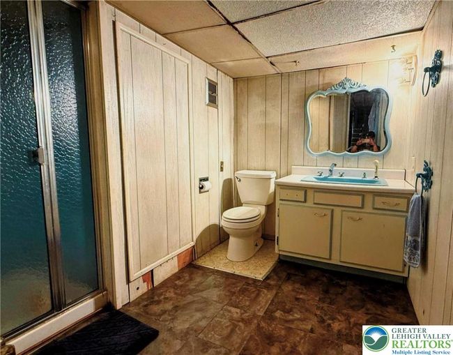 213 E Main St, House other with 4 bedrooms, 2 bathrooms and null parking in Pen Argyl PA | Image 25