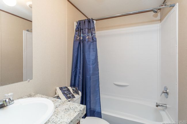 2204 Avenue K, House other with 2 bedrooms, 2 bathrooms and null parking in Hondo TX | Image 5