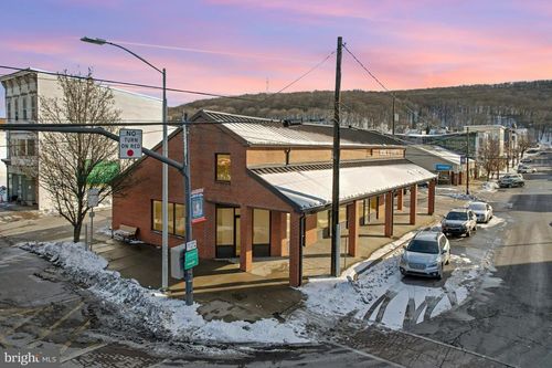 1 S Main St, Mahanoy City, PA, 17948-2611 | Card Image