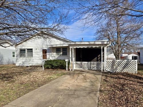 1215 N Park St, Wellington, KS, 67152-3631 | Card Image