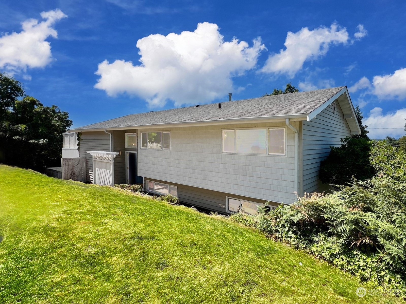 Hudson St, Seattle, WA 98108