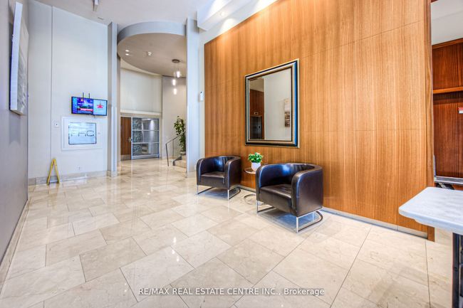 3303 - 220 Burnhamthorpe Rd W, Condo with 2 bedrooms, 2 bathrooms and null parking in Mississauga ON | Image 35
