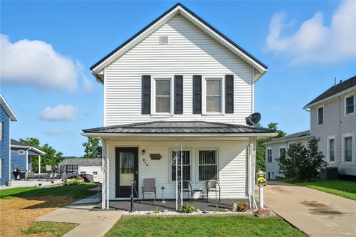 313 1st Ave E, Cascade, IA, 52033-9478 | Card Image