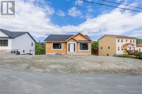24 Whelan'S Cres, Paradise, NL, A1L3S7 | Card Image