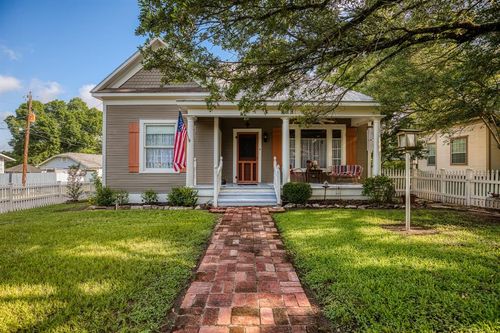 314 W Vulcan St, Brenham, TX, 77833-3151 | Card Image