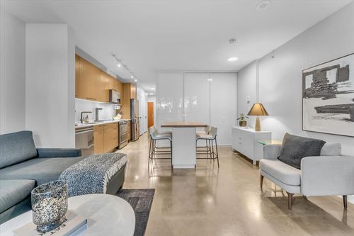 210-221 Union St, Vancouver, BC, V6A0B4 | Card Image