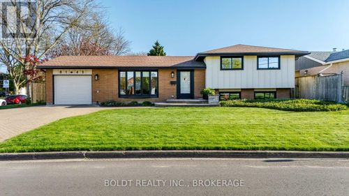 8143 Sarah St, Niagara Falls, ON, L2G6T9 | Card Image