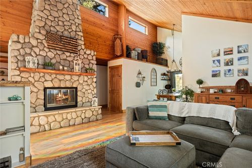 31297 All View Dr, Running Springs, CA, 92382-7419 | Card Image