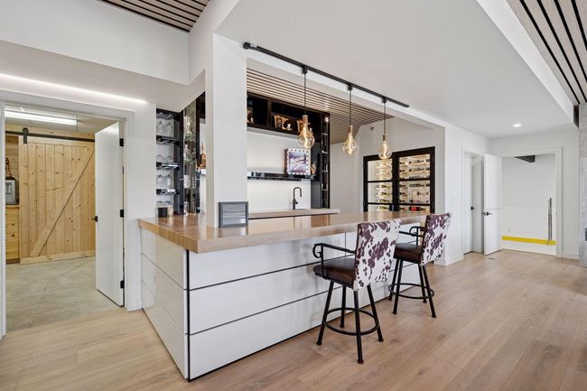 Full Bar + Wine Case | Image 39