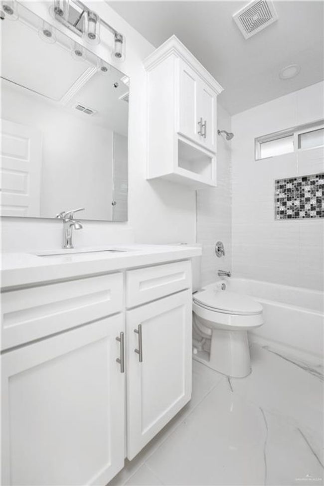 2700 Stevia Dr, House other with 3 bedrooms, 2 bathrooms and 1 parking in Weslaco TX | Image 8