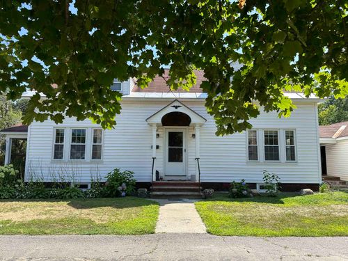 13 Grand St, Claremont, NH, 03743-2417 | Card Image