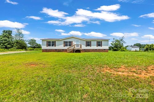 1133 Lynn Ln, Catawba, NC, 28609-8995 | Card Image