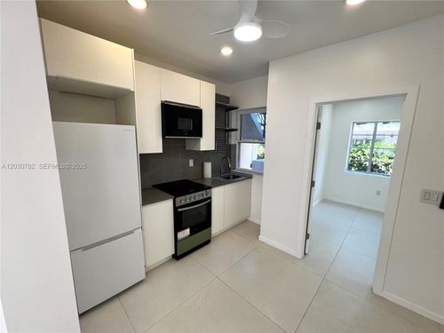 09-603 7th St, Miami Beach, FL, 33139-8609 | Card Image