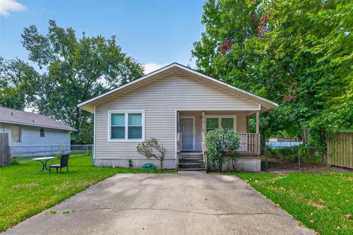 6010 Woodview Dr, Humble, TX, 77396-1754 | Card Image