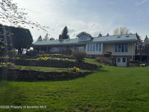 11 Mizianty Ln, Waymart, PA, 18472-6076 | Card Image