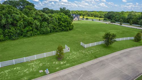 636 E Berkeley Cir, Sunnyvale, TX, 75182-9134 | Card Image