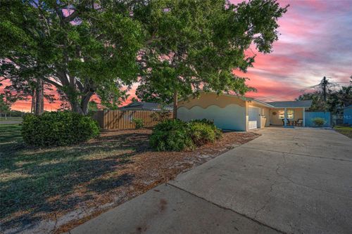 2053 Jefferson Ave, DUNEDIN, FL, 34698-2614 | Card Image