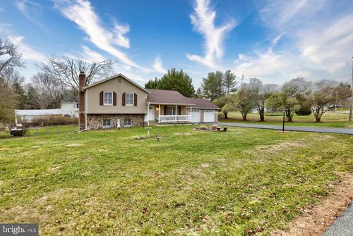 238 Palomino Pl, CHARLES TOWN, WV, 25414-4506 | Card Image