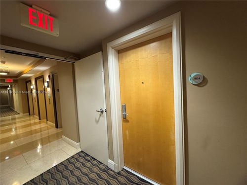 apt-904-244 Biscayne Blvd, Miami, FL, 33132-2328 | Card Image