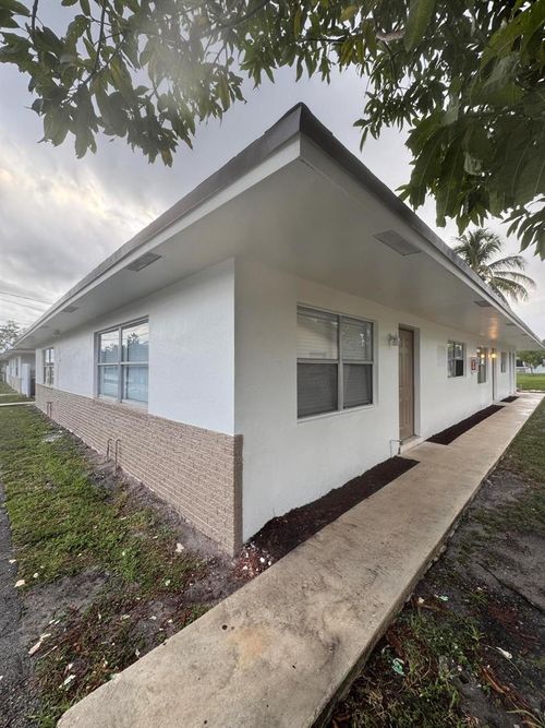 1-1795 Nw 55th Ave, Lauderhill, FL, 33313-4865 | Card Image